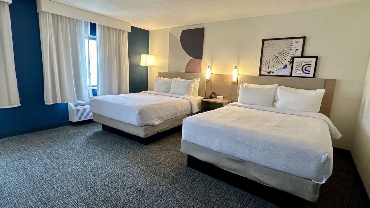 Fort Wayne Hotel | Spark by Hilton Fort Wayne