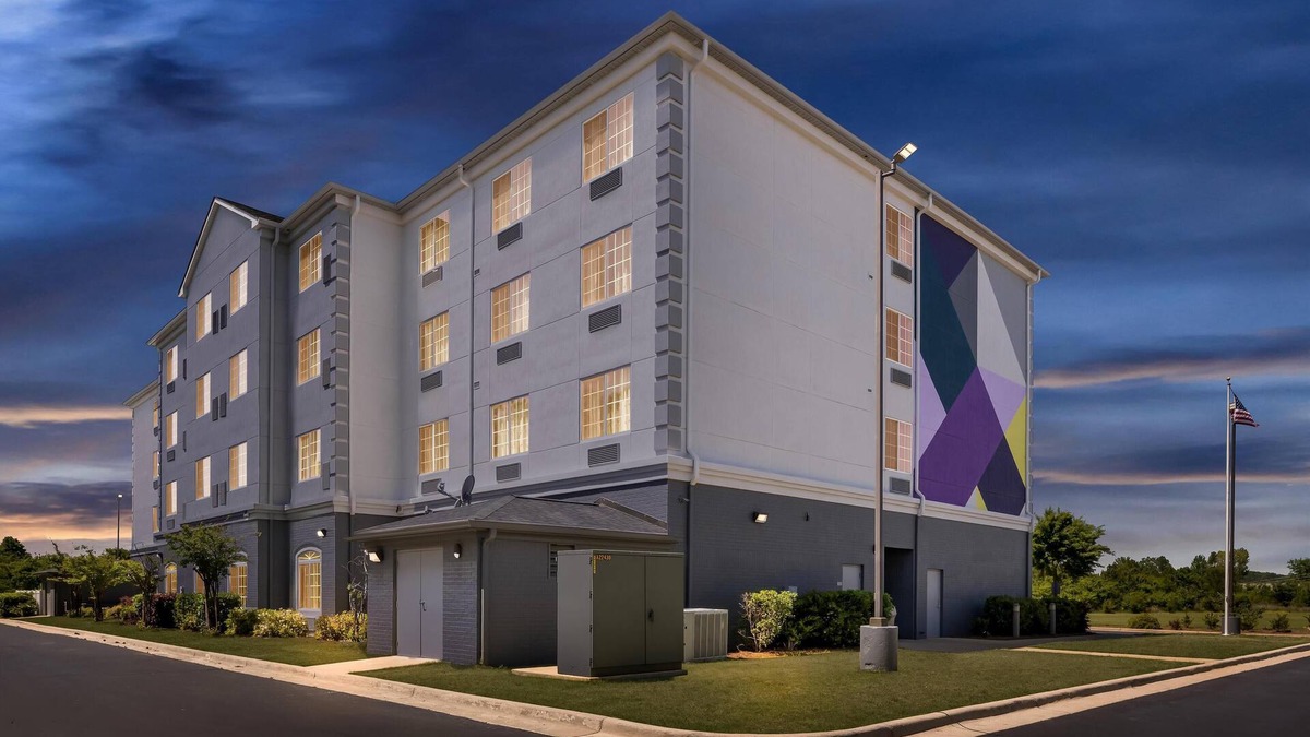 Homewood Hotel | Spark by Hilton Homewood Birmingham