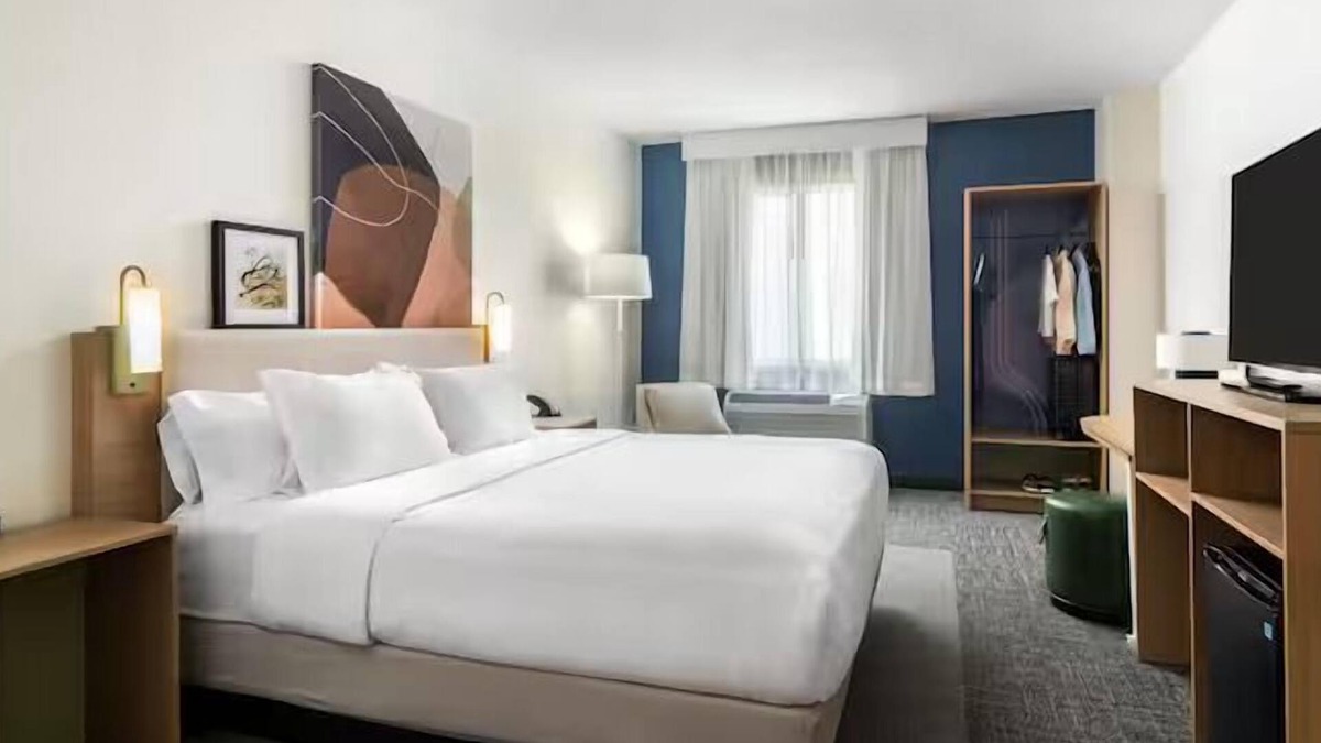 Shepherdsville Hotel | Spark by Hilton Shepherdsville Louisville South