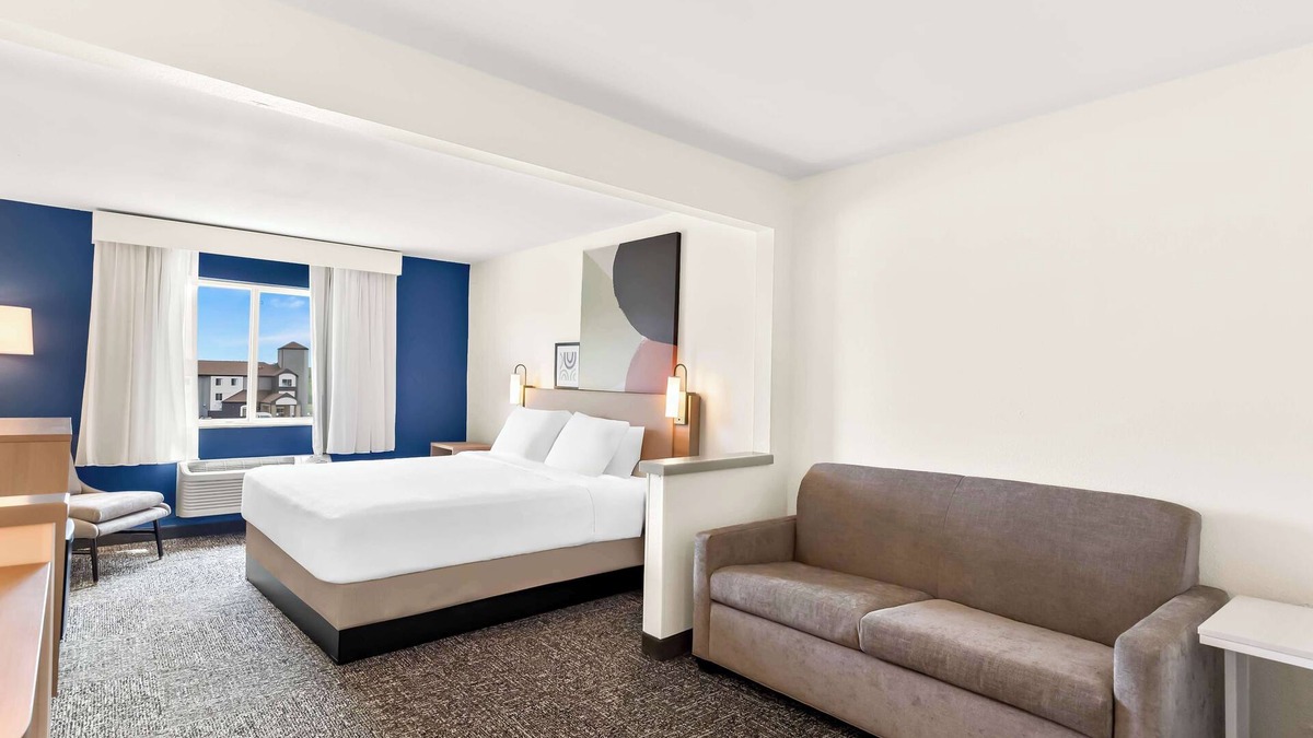 Springfield Hotel | Spark by Hilton Springfield Southwest