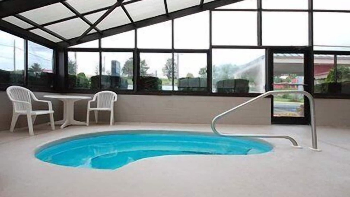 Wytheville Hotel | Spark by Hilton Wytheville East Main Street