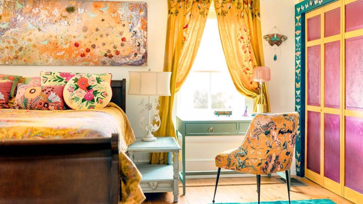 Wallingford Other | Sparkle on the Rocks is a Sanctuary of Comfort and Artistic Inspiration