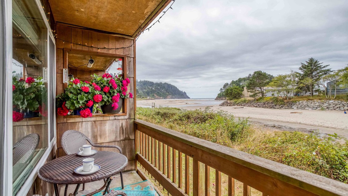 Neskowin Condo | Sparkling 1st Floor Ocean and Creek-View Condo w/Queen Suite, Updated Kitchen!