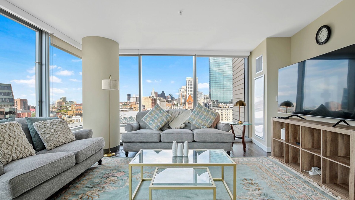 Back Bay Apartment | Sparkling 2BR/2BA in Back Bay
