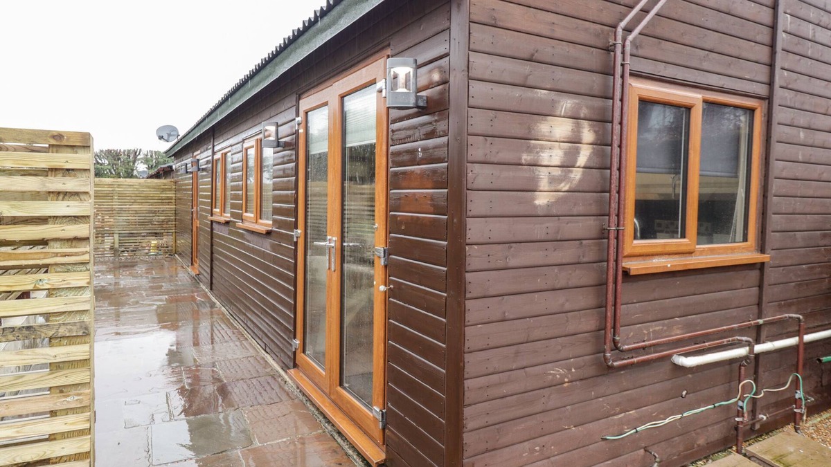 Icklesham House | Sparrows Den Lodge