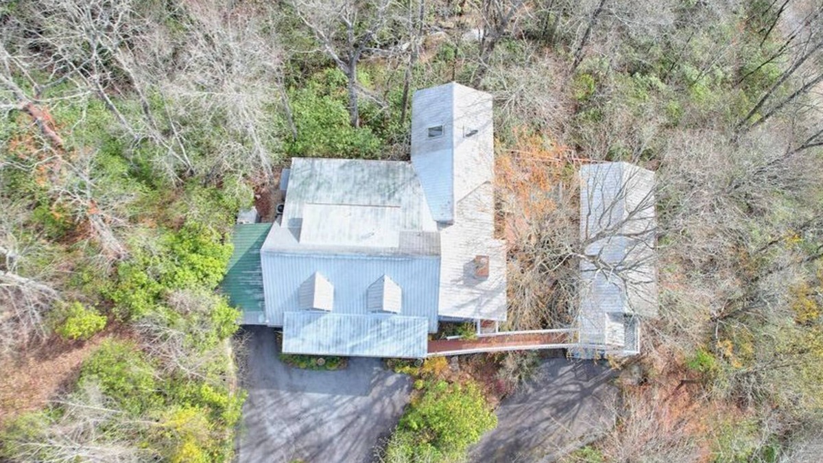 Clayton House | Sparrows Nest Downtown Clayton w/Hot Tub - Dog Friendly!