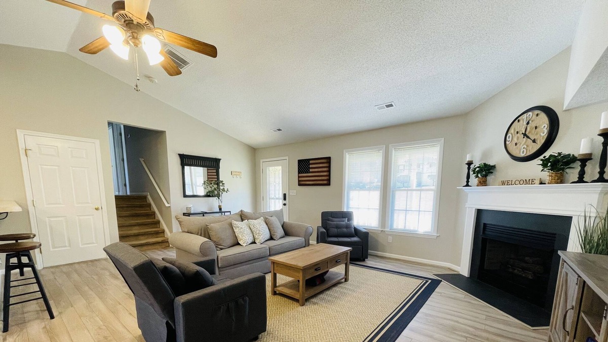 Lexington - Salisbury House | Spartan Lake Front Escape