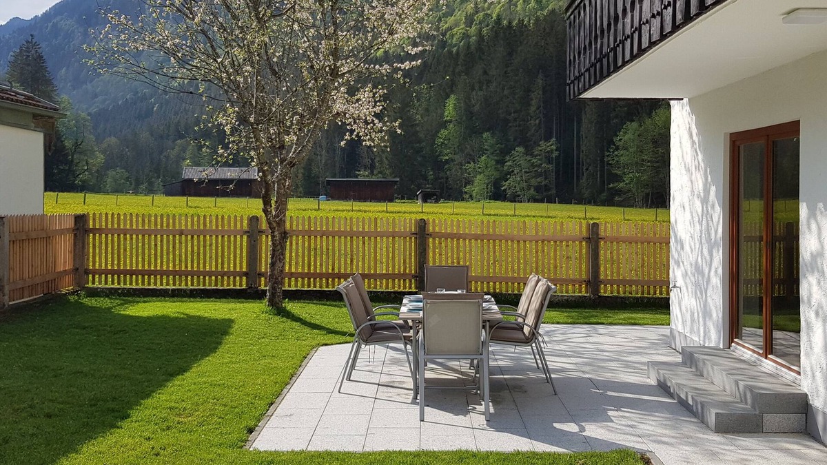 Ettal Apartment | Spatious and Modern Vacation Rental - Newly remodeled in 2020