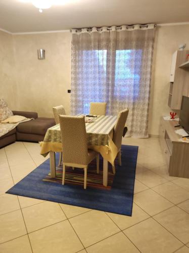 Leini Apartment | Spazioso appartamento su due piani