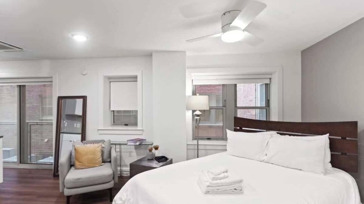 Hanover Place Apartment | Speakeasy Studio Extended KC Stay, Sleeps 2