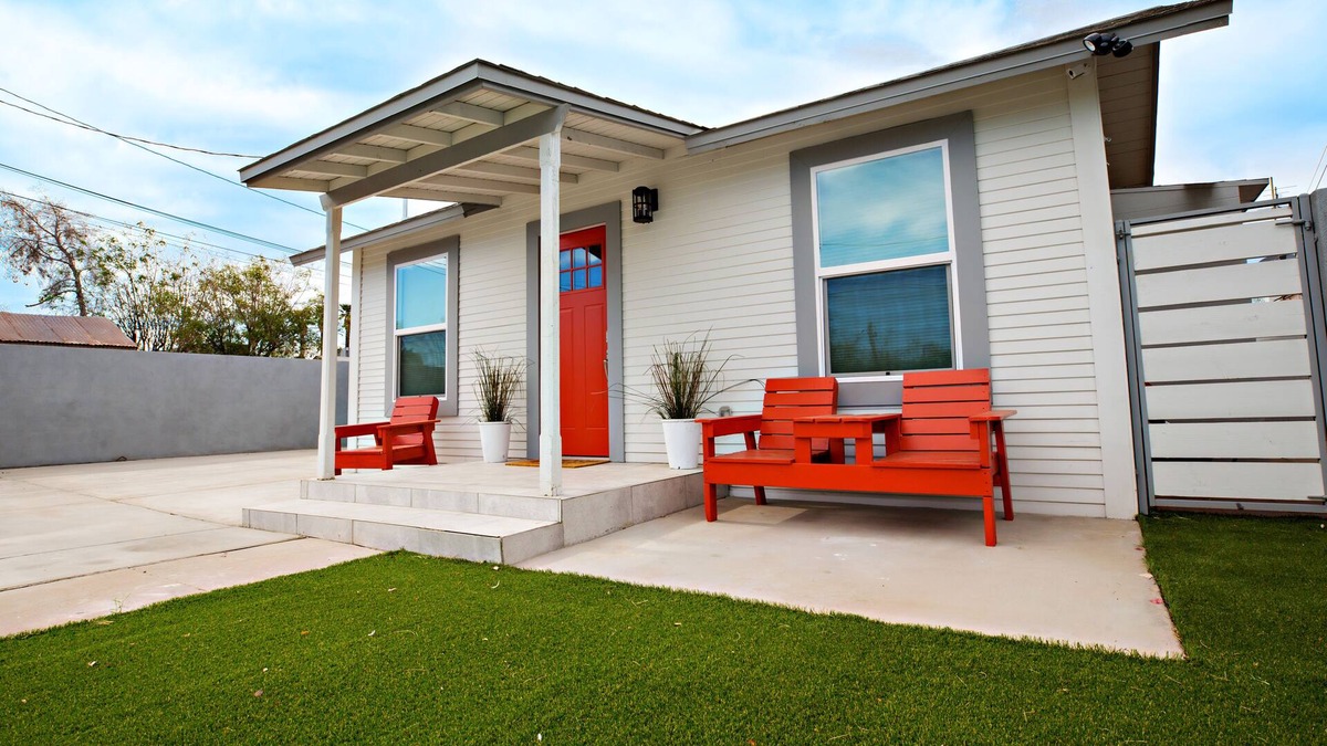 Garfield House | Spec-TACO-lar Guest House in Central Phoenix
