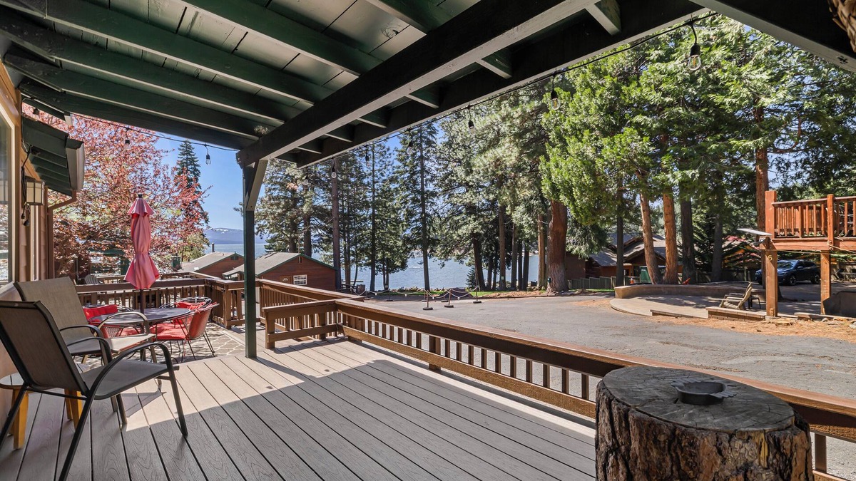 Peninsula Village Cabin | *Special* Cozy Lakeside~Lake Almanor~BoatRamp~Pets~Family Fun