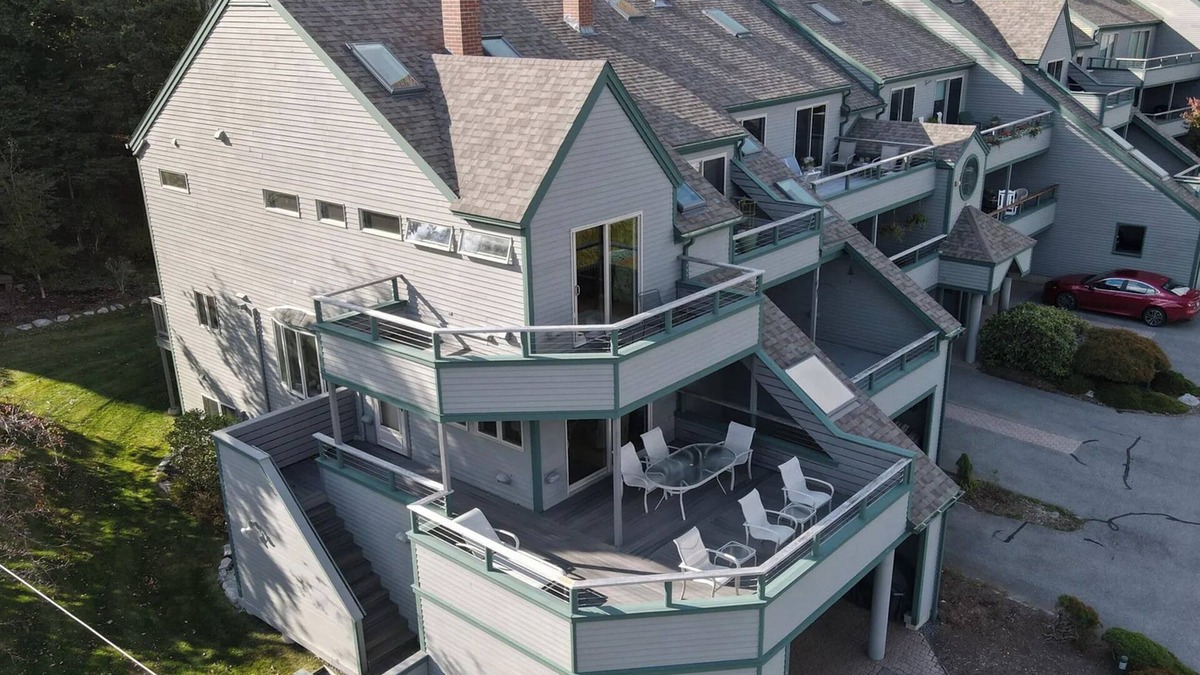 Southwest Harbor House | Special fall rates! Grandview near Acadia NP with pool, sauna, exercise room.