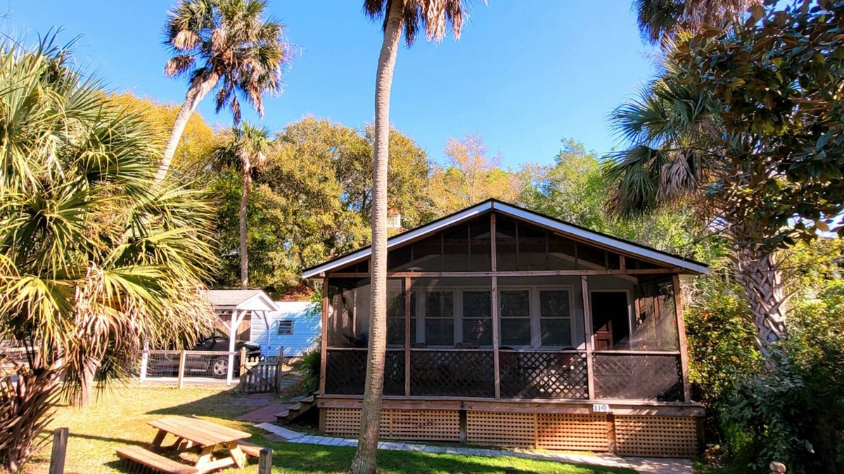 Folly Beach House | SPECIAL MONTHLY WINTER RATES! JANUARY & FEBRUARY 2026~ 35% OFF!