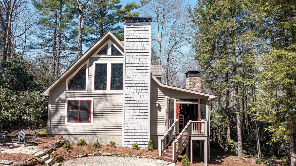 Wildwood Mountain Cabin | Special Offer Creekside Highlands Cabin: Mountain View and Hot Tub.
