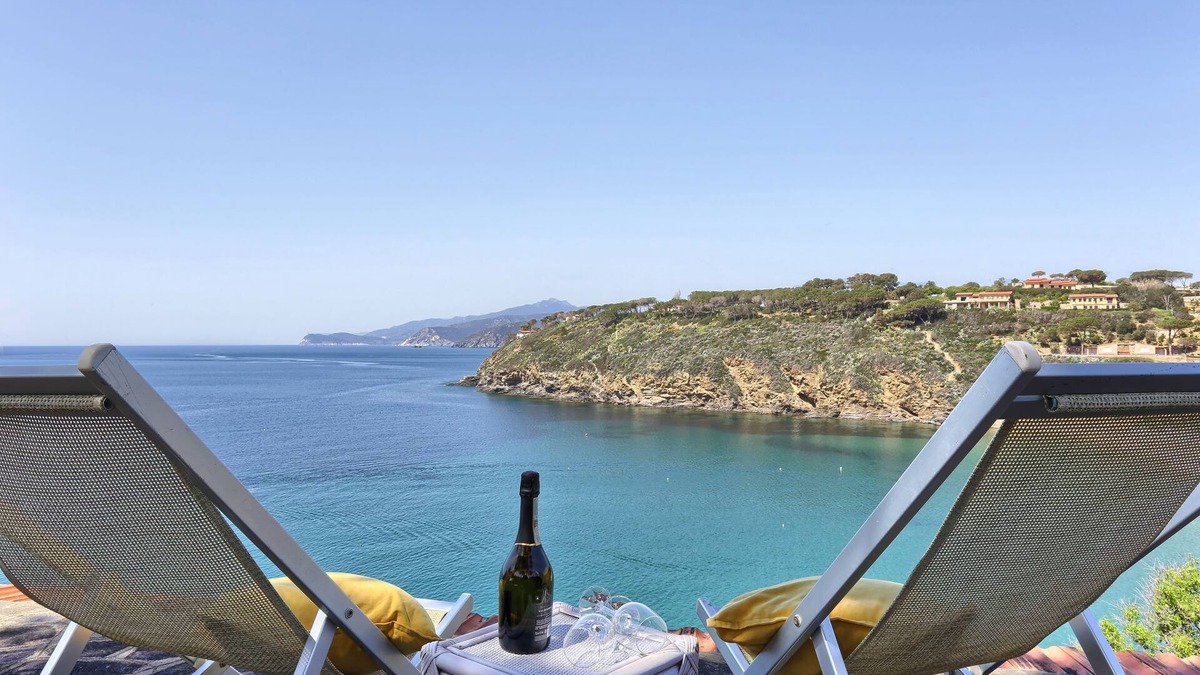 Morcone House | special offer elba island mono directly on the sea free wifi
