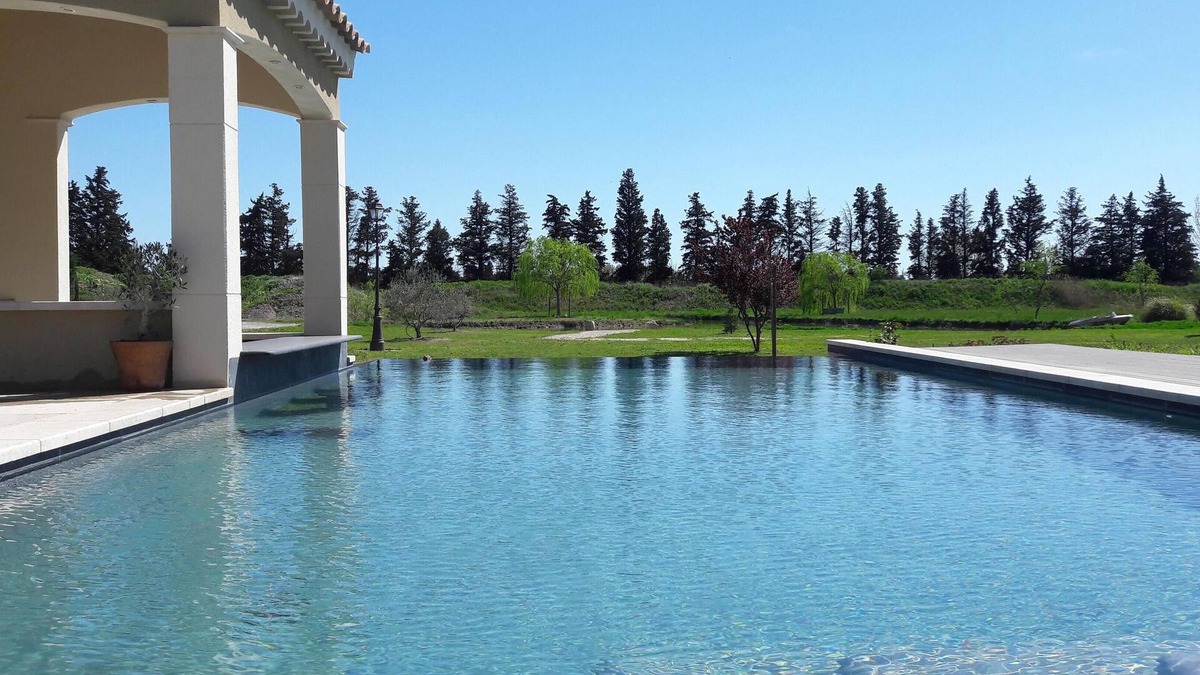 Le Thor House | SPECIAL OFFER from 20/07 to 03/08. Beautiful Bastide 400 m2 near Isle Sur La Sorgue.