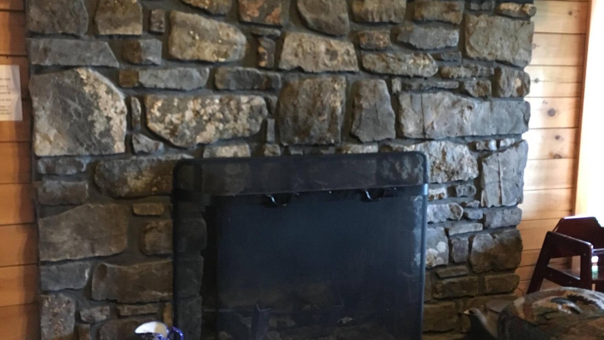 Jasper Cabin | Specials ! See description how to get the deals. Wifi available!