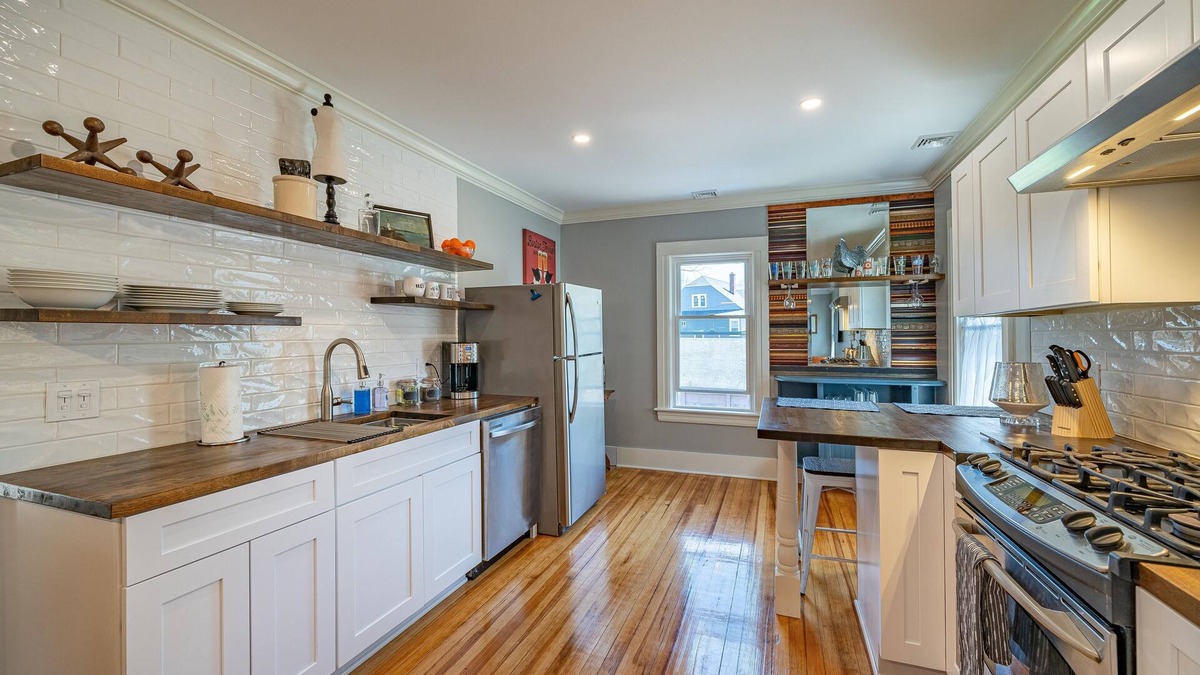 Rochester Apartment | Spectacular 2 BR, 1.5 BA close to all venues, hospitals & universities