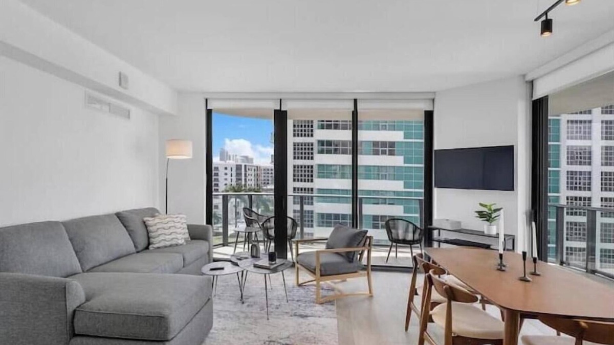 Midtown Apartment | Spectacular 2bed/2bath Vibrant Miami Getaway
