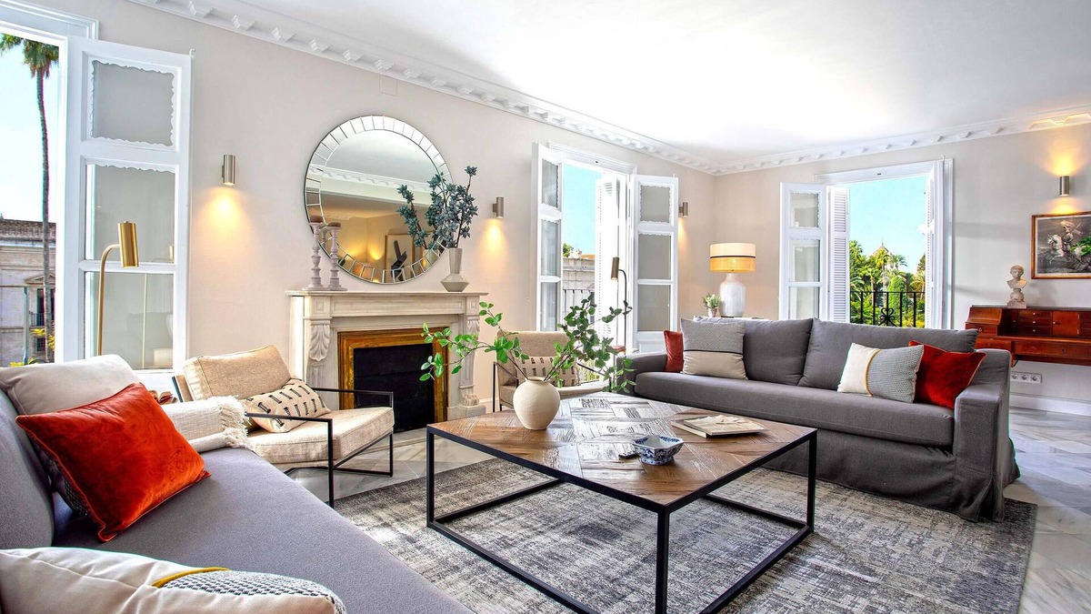 Santa Cruz Apartment | Spectacular 4BD apartment near Alcazar. San Fernando