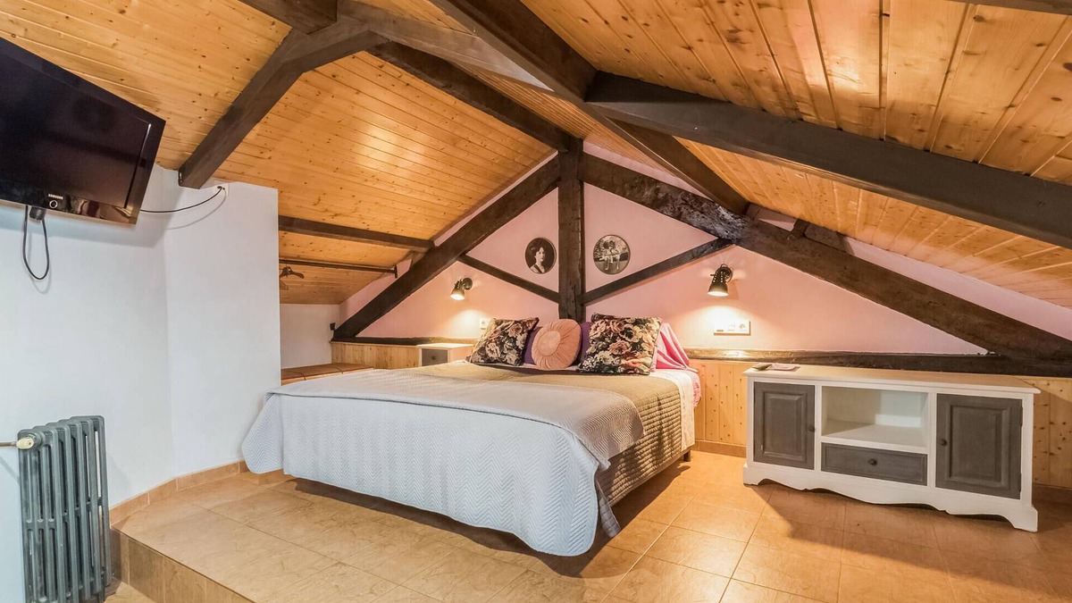 Santullano House | Spectacular and authentic vacation home with a large private plot.