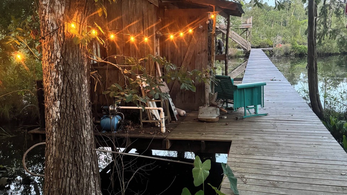 Creola Apartment | Spectacular apartment for rent on the beautiful Bayou Sara Creek in Mobile, AL