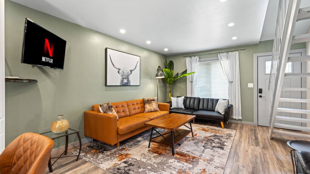 St. Edwards House | Spectacular Austin SoCo Townhome