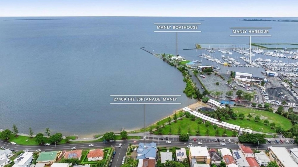 Manly Apartment | Spectacular bay Island Views in Manly Close to Lots Cafe Restaurants Market IGA