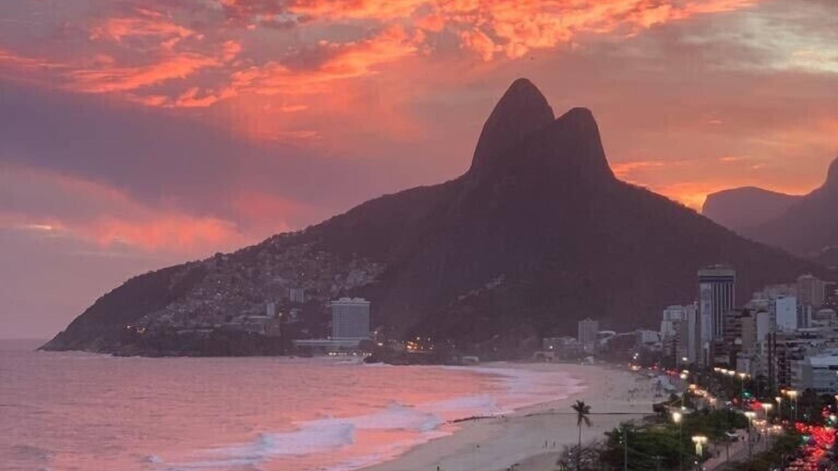 Ipanema Apartment | Spectacular Beach Front Apartment With The Best Location On Ipanema Beach