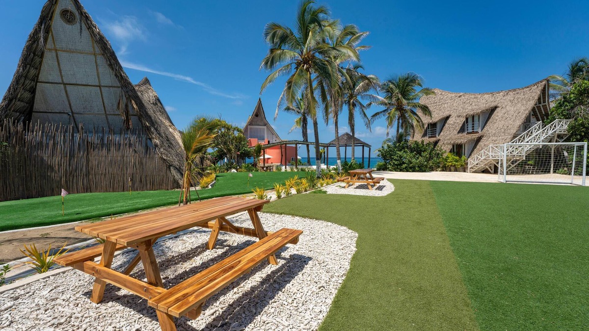 Rosario Islands Villa | Spectacular beachfront home with pool and jacuzzi