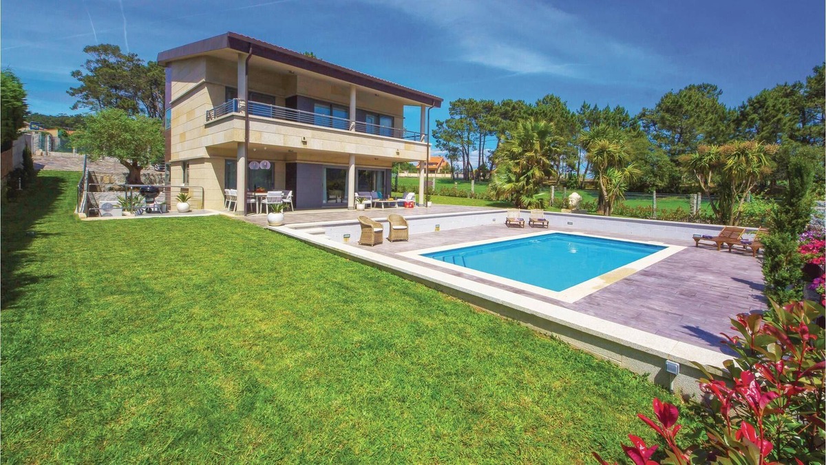 Montalvo House | Spectacular bright and spacious cottage in a beautiful and clear environment.