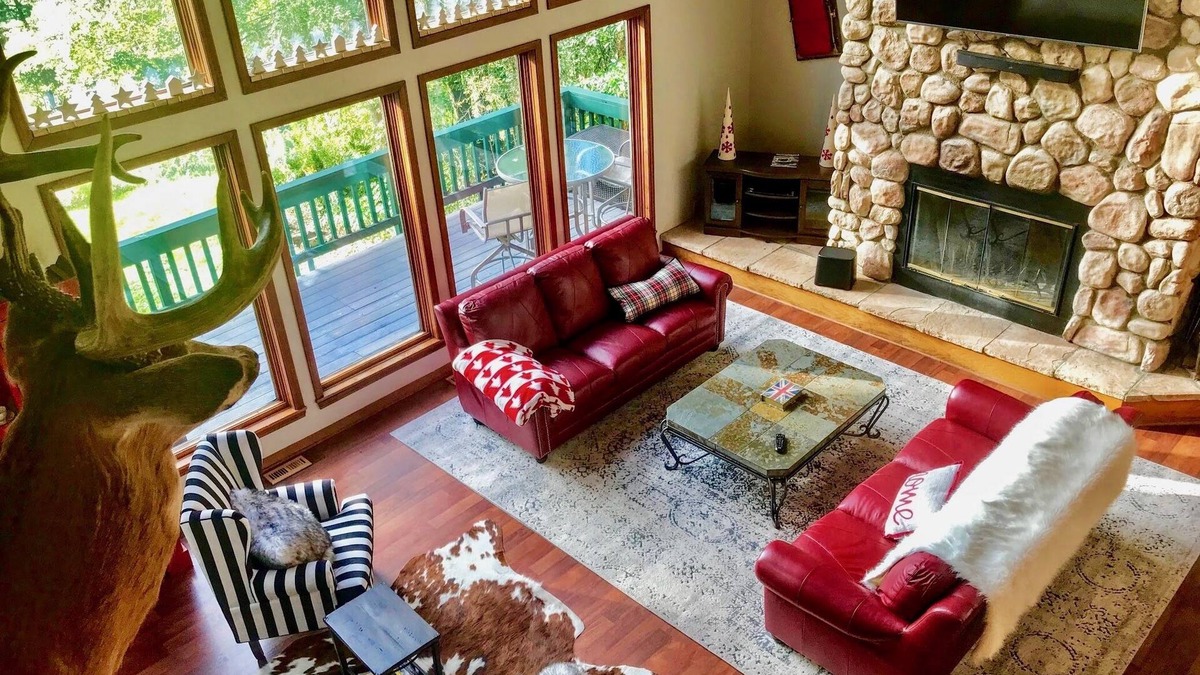 Ellicottville Ski Chalet | Spectacular chalet with view of ski slopes!
