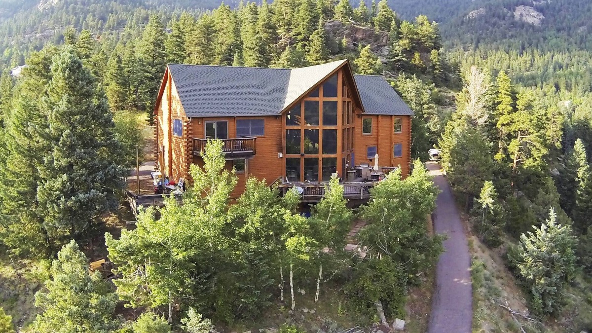 Evergreen Cabin | Spectacular Colorado Mountain Lodge with amazing views and hot tub!
