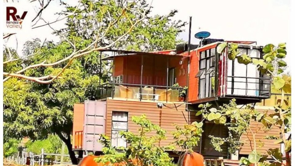 Van Buren Cabin | SPECTACULAR CONTAINER HOUSE @ SAGANA RIVER Valley, KENYA.