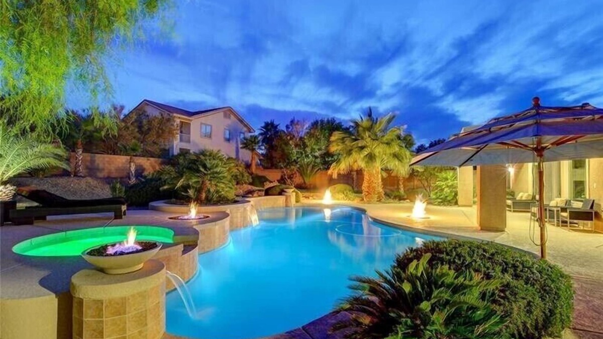 Enterprise House | Spectacular custom home with private pool