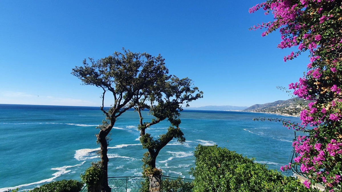 Camogli House | Spectacular dream house directly by the sea with private bathing jetty