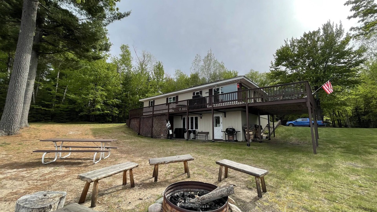 Wetmore House | Spectacular Fall Color Views! Swimming, Fishing, boat, canoe, kayaks!