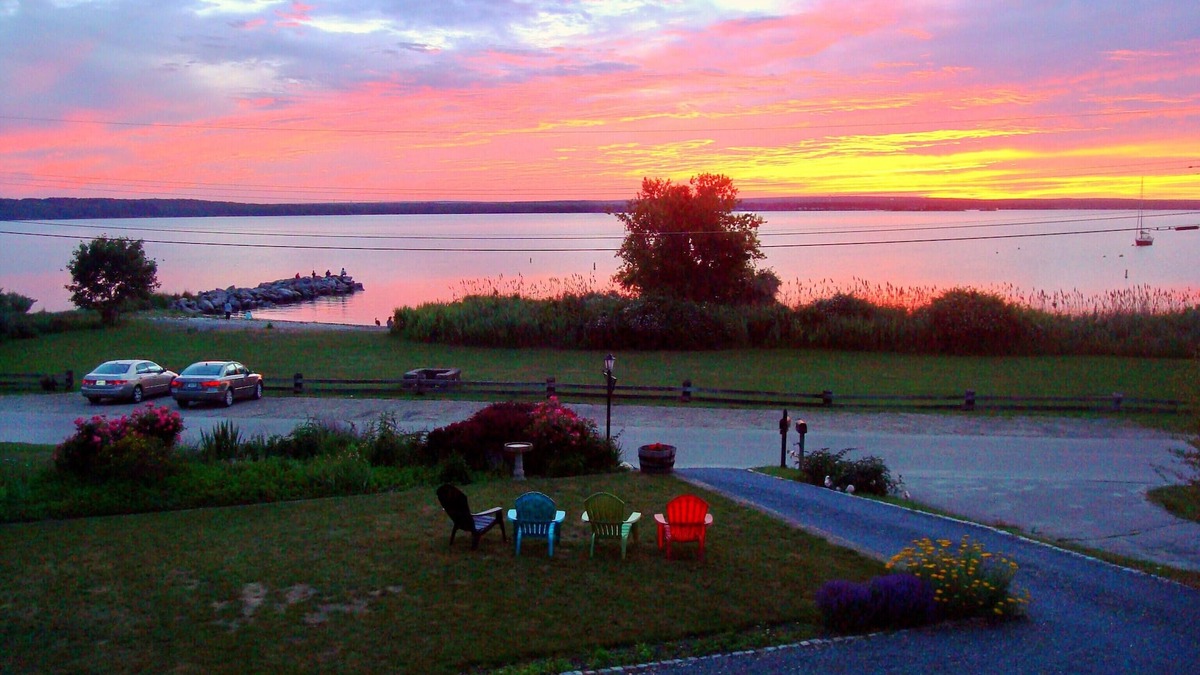 Jamestown Shores House | Spectacular Island Beach House