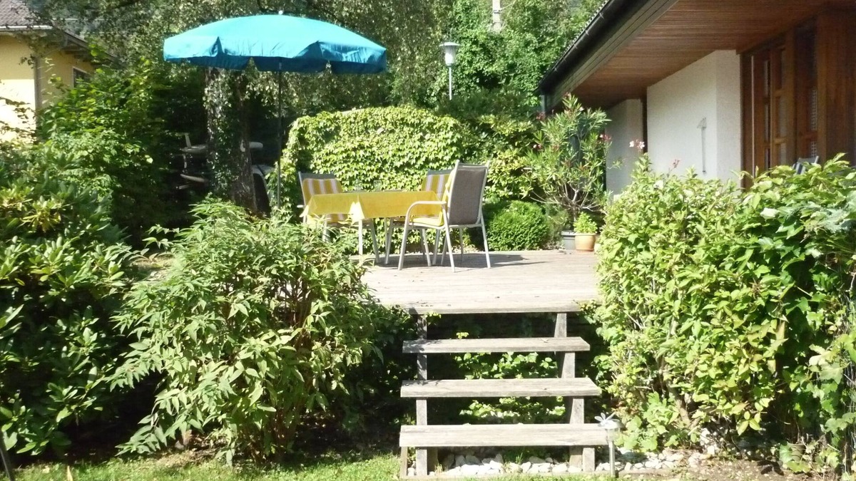 Sattendorf House | Spectacular lake house with private beach, bathing jetty and a large garden