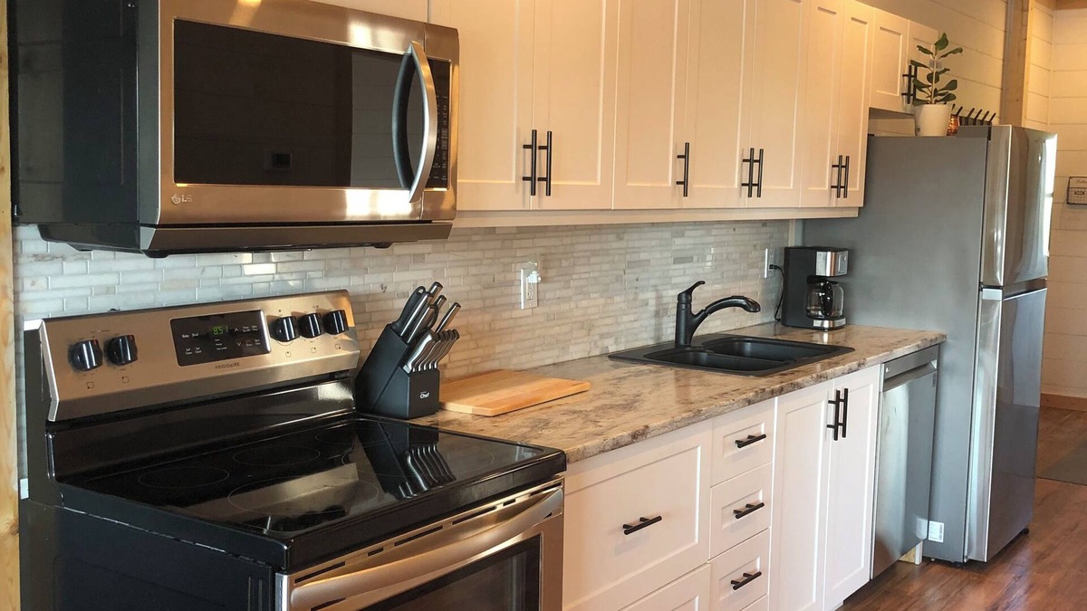 McDougall Cottage | Spectacular Lake Manitouwabing Water Front Cottage