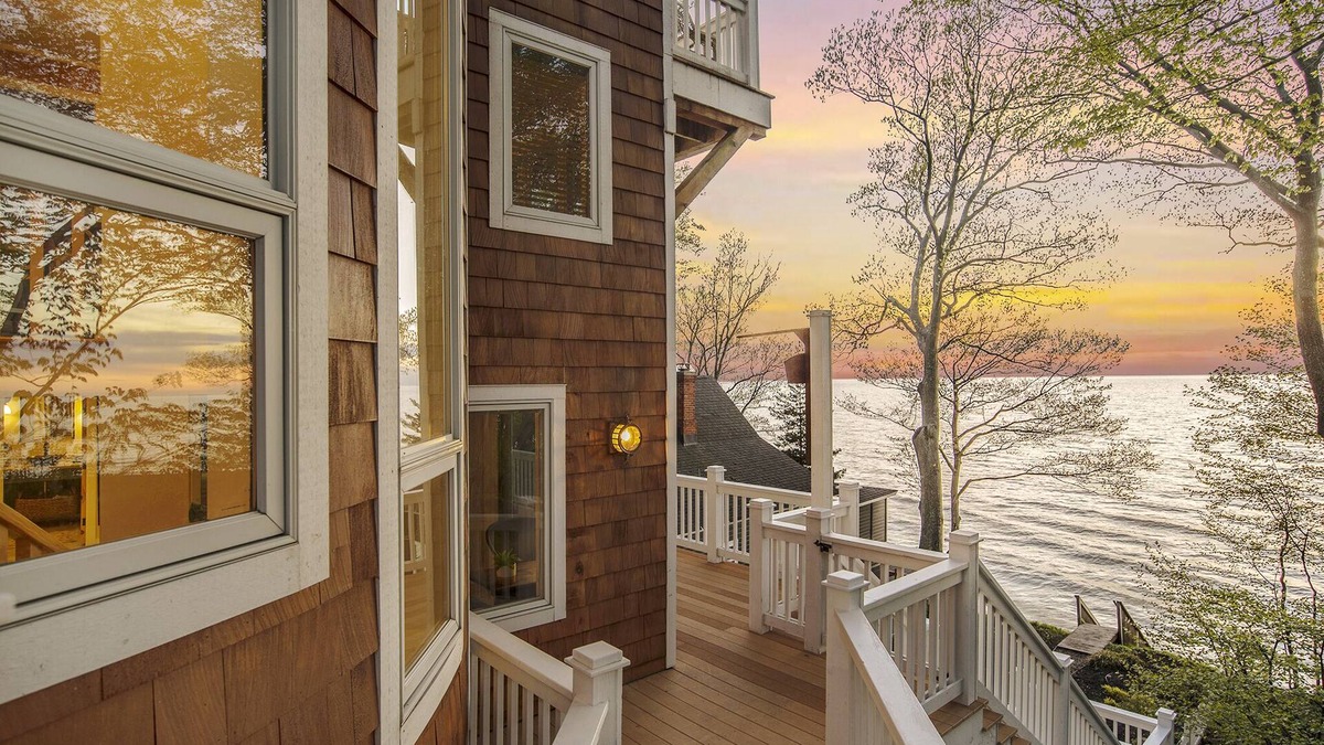 Douglas Cottage | Spectacular Lake Michigan Views/Beach Access from Douglas Lakeshore Beach House