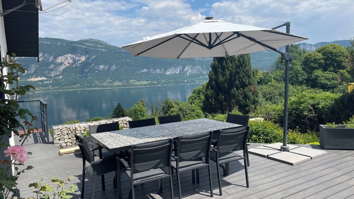 Conjux Villa | Spectacular Lake View Luxury Villa in Conjux