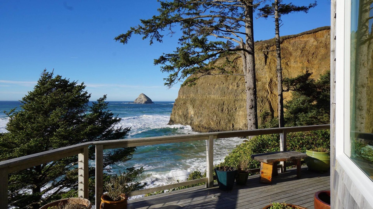 Oceanside House | *Spectacular Luxury Oceanfront Home Hot Tub on Deck Steps to Beach!