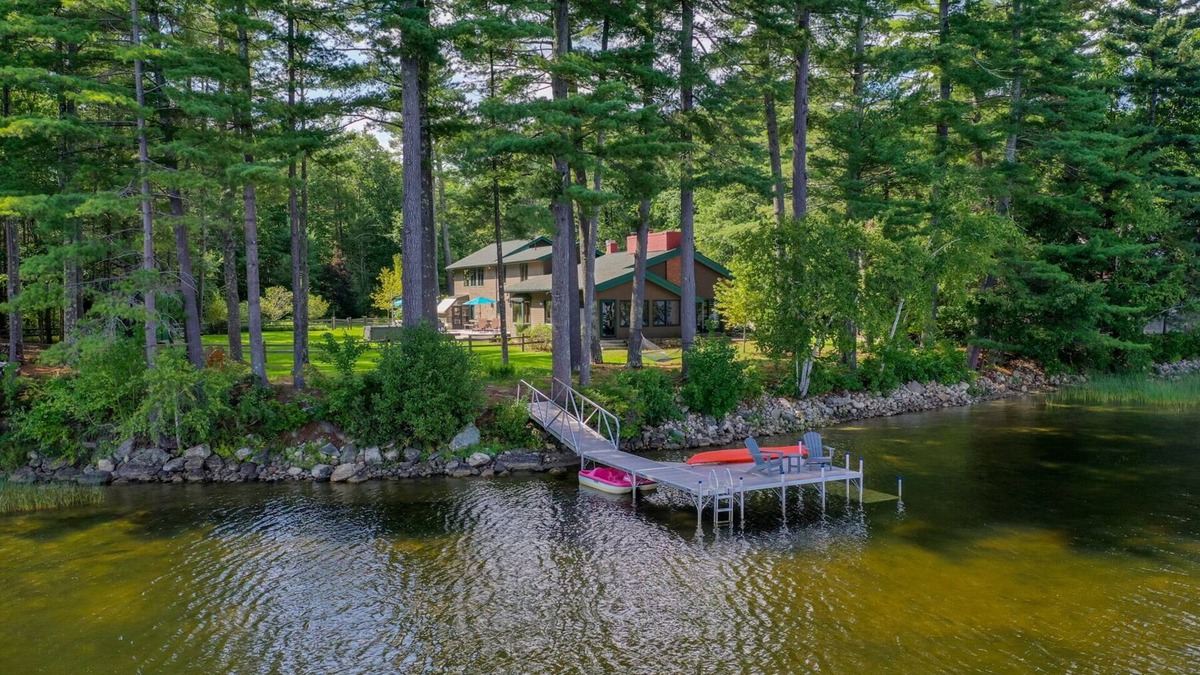 Auburn House | Spectacular Maine Lake House with private waterfront near Bates College
