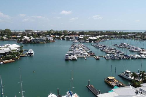 Cullen Bay Apartment | Spectacular Marina Views Apartment