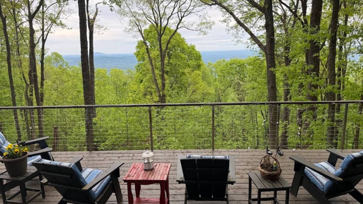 Dan River House | Spectacular Mountain Retreat- Serene Views!- The Groovy Groundhog