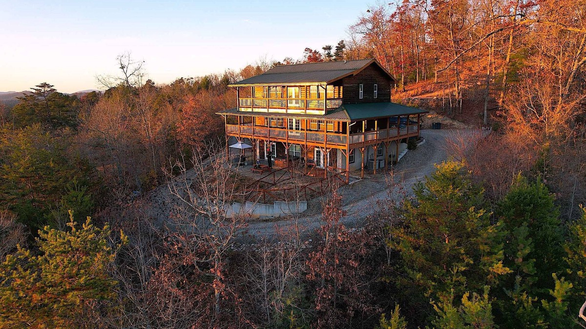 Murphy Cabin | SPECTACULAR MOUNTAIN VIEWS W GREAT SUNSETS,SECLUDED,DOG FRIENDLY,HT