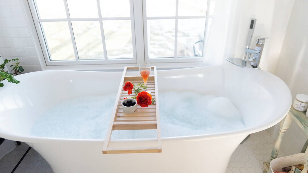 Crozet House | Spectacular Mt Views at Sunset Farm: Pool, Hot Tub, fast WiFi, AC near Vineyards
