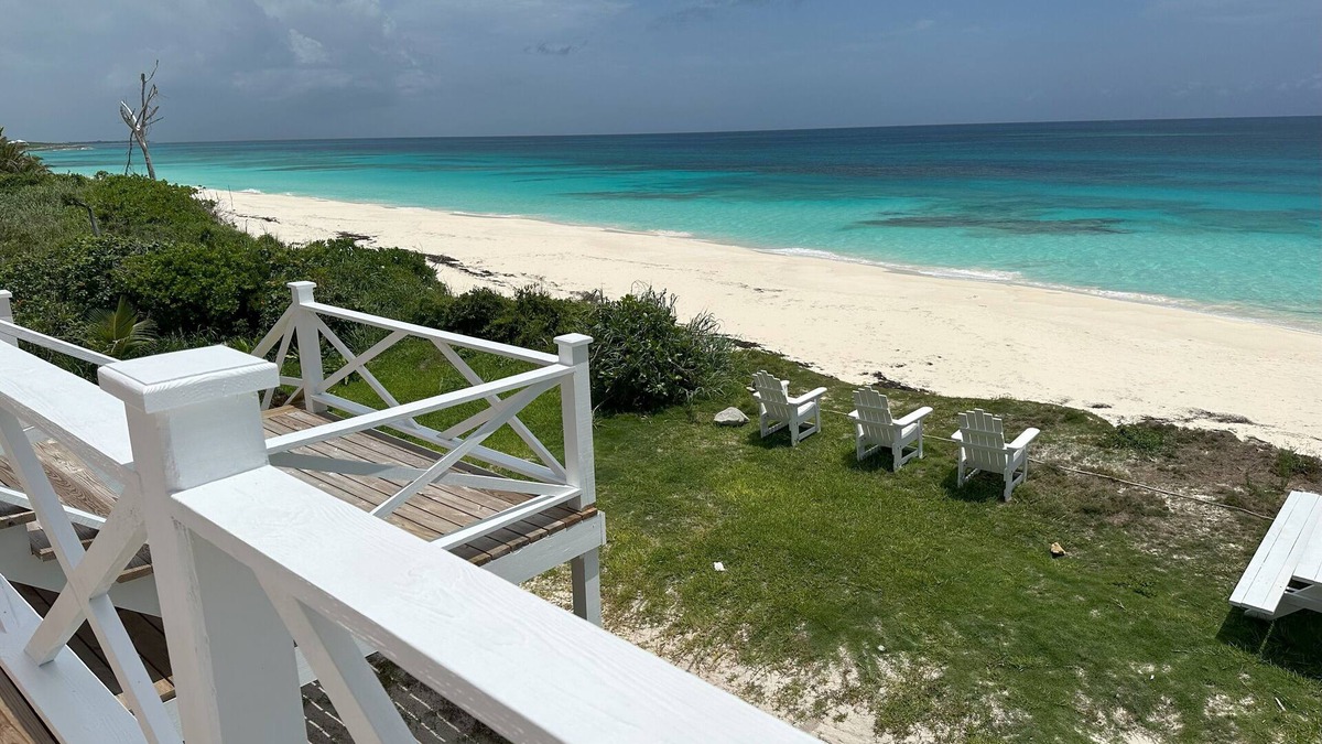 Great Guana Cay House | SPECTACULAR NEW 4-BR, 3-BA on the BEST BEACH! - King Beds- 10% off weekly rental